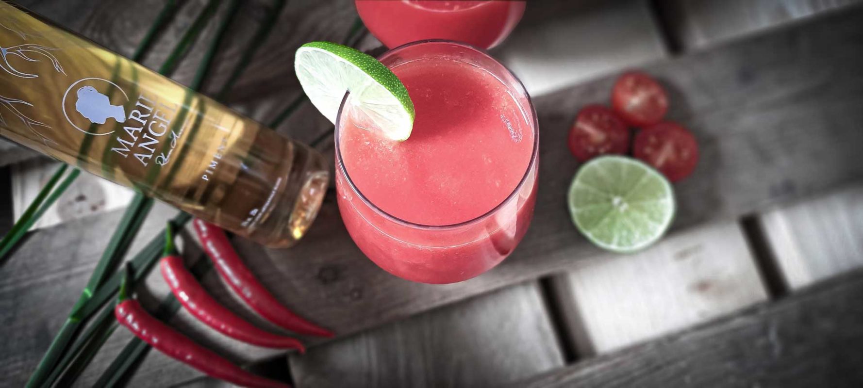 Le Bloody Angel : Un Cocktail Original à Base De Marie-Angel, Le Meilleur Rhum Arrangé Suisse Artisanal Au Piment. Une Recette Simple Pour Un Apéro Inoubliable. Laissez-vous Séduire Par Cette Harmonie De Saveurs Uniques, Créée Avec Passion Par Des Artisans Talentueux. Une Idée Apéro Qui Fait Sensation. Essayez Le Cocktail Le Bloody Angel, Une Délicieuse Variation Du Bloody Mary, Pour Une Expérience Gustative Audacieuse. : L'apéro Qui Pimente Vos Soirées. Santé !