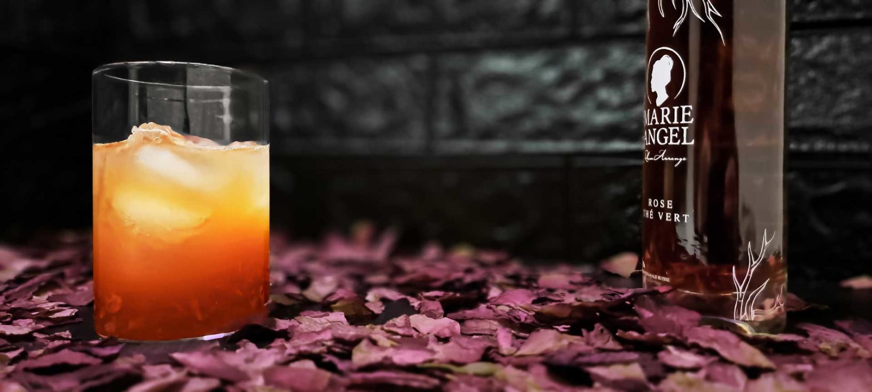Le Rose Tropical : Un Cocktail Original à Base Du Meilleur Rhum Arrangé Suisse, Un Mélange Artisanal De Rose Et De Thé Vert. Un Apéro Exquis. Marie-Angel : L'essence D'un Cocktail Unique. Santé !